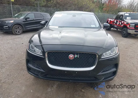 2019 Jaguar F-Pace 25T из США, поврежденный, VIN SADCS2FX7KA601690